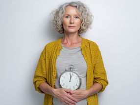 How the biological clock ticks in the female reproductive tract